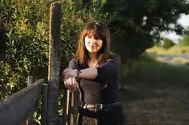 <p>Sarah <span>Taylor</span></p>